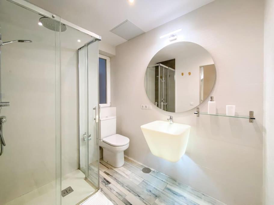 New Lavapies Spacious Flat, 2 Bedrooms And 2 Balconies มาดริด ภายนอก รูปภาพ
