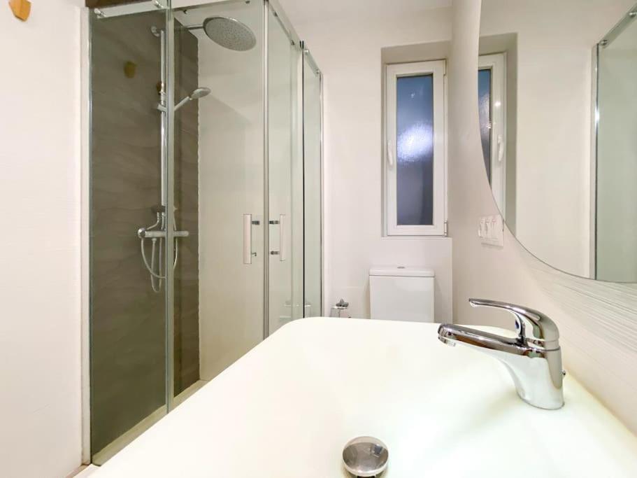 New Lavapies Spacious Flat, 2 Bedrooms And 2 Balconies มาดริด ภายนอก รูปภาพ
