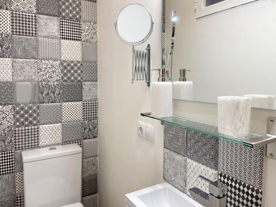 New Lavapies Spacious Flat, 2 Bedrooms And 2 Balconies มาดริด ภายนอก รูปภาพ