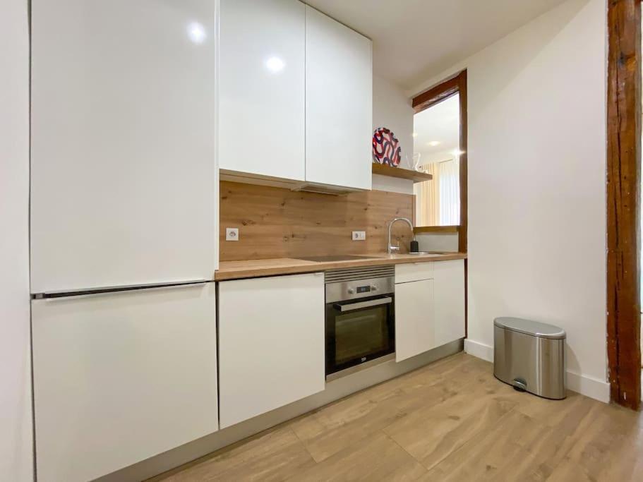 New Lavapies Spacious Flat, 2 Bedrooms And 2 Balconies มาดริด ภายนอก รูปภาพ