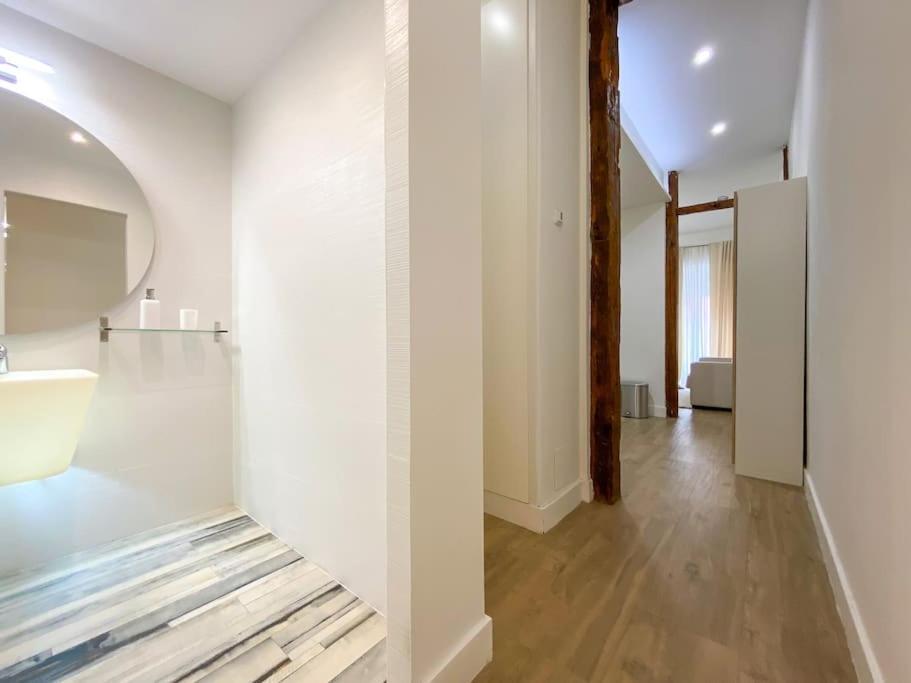 New Lavapies Spacious Flat, 2 Bedrooms And 2 Balconies มาดริด ภายนอก รูปภาพ