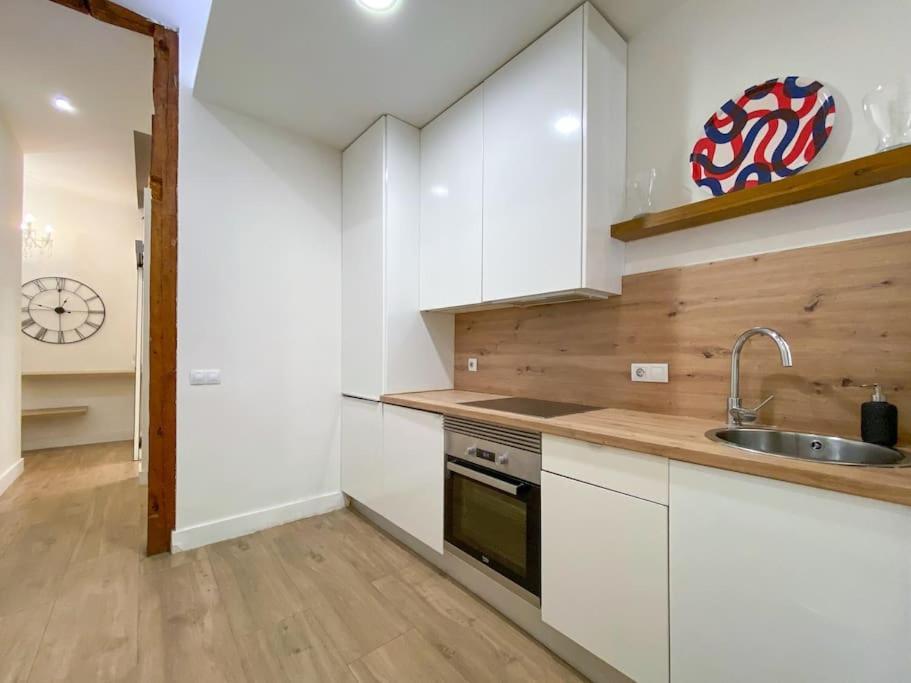 New Lavapies Spacious Flat, 2 Bedrooms And 2 Balconies มาดริด ภายนอก รูปภาพ